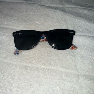 Ray-Ban Black Sunglasses with Multicolor Temples
